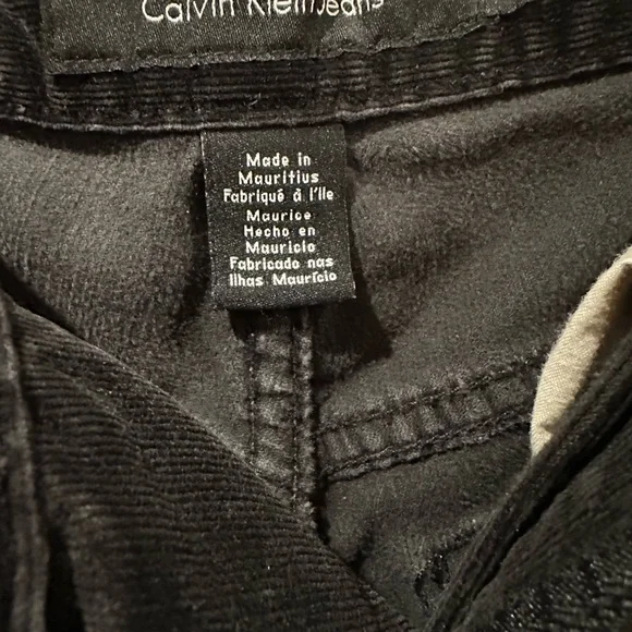 Calvin Klein black corduroy jeans, women’s size 6 - Picture 4 of 5